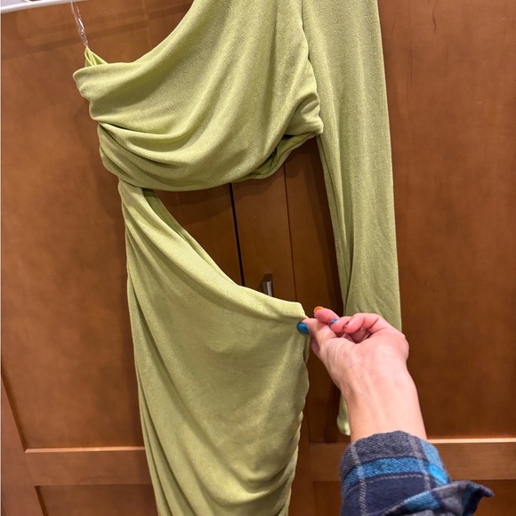 Oh Polly Light Green cut out dress size 6 - Picture 6 of 6